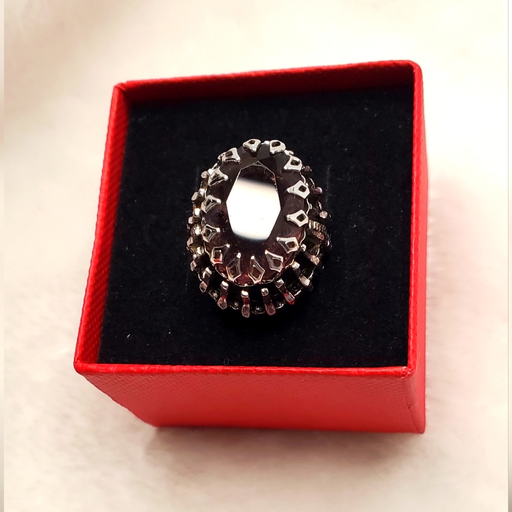 Vtg. Sarah Cov Ring